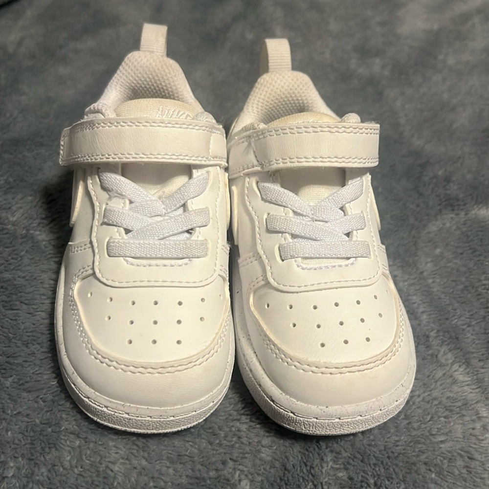 White baby Nike Airforce size 6c